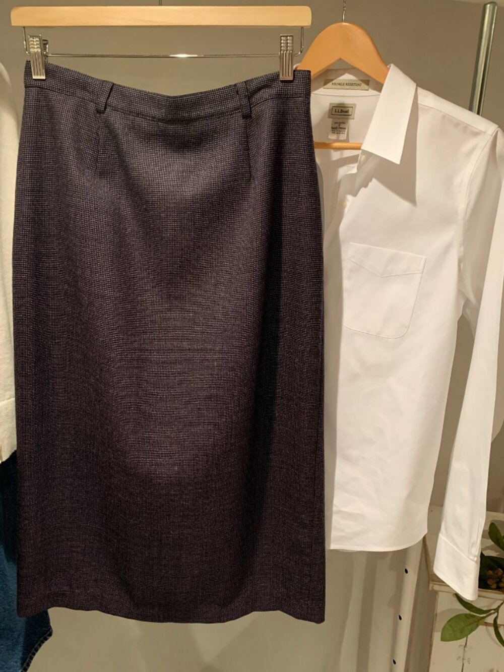 100% Wool Sophisticated Midi Skirt Black and Jewel-Toned Purple - Size 10 Petite